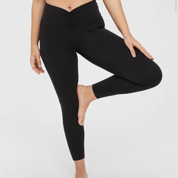 Aerie OFFLINE By Aerie Real Me High Waisted Ruched Legging - Picture 1 of 8